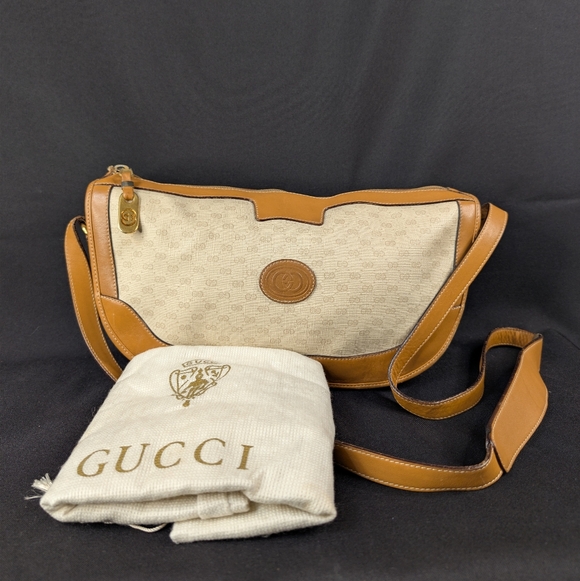Gucci Handbags - Vintage Gucci Tan and Cream Women's Shoulder Bag
